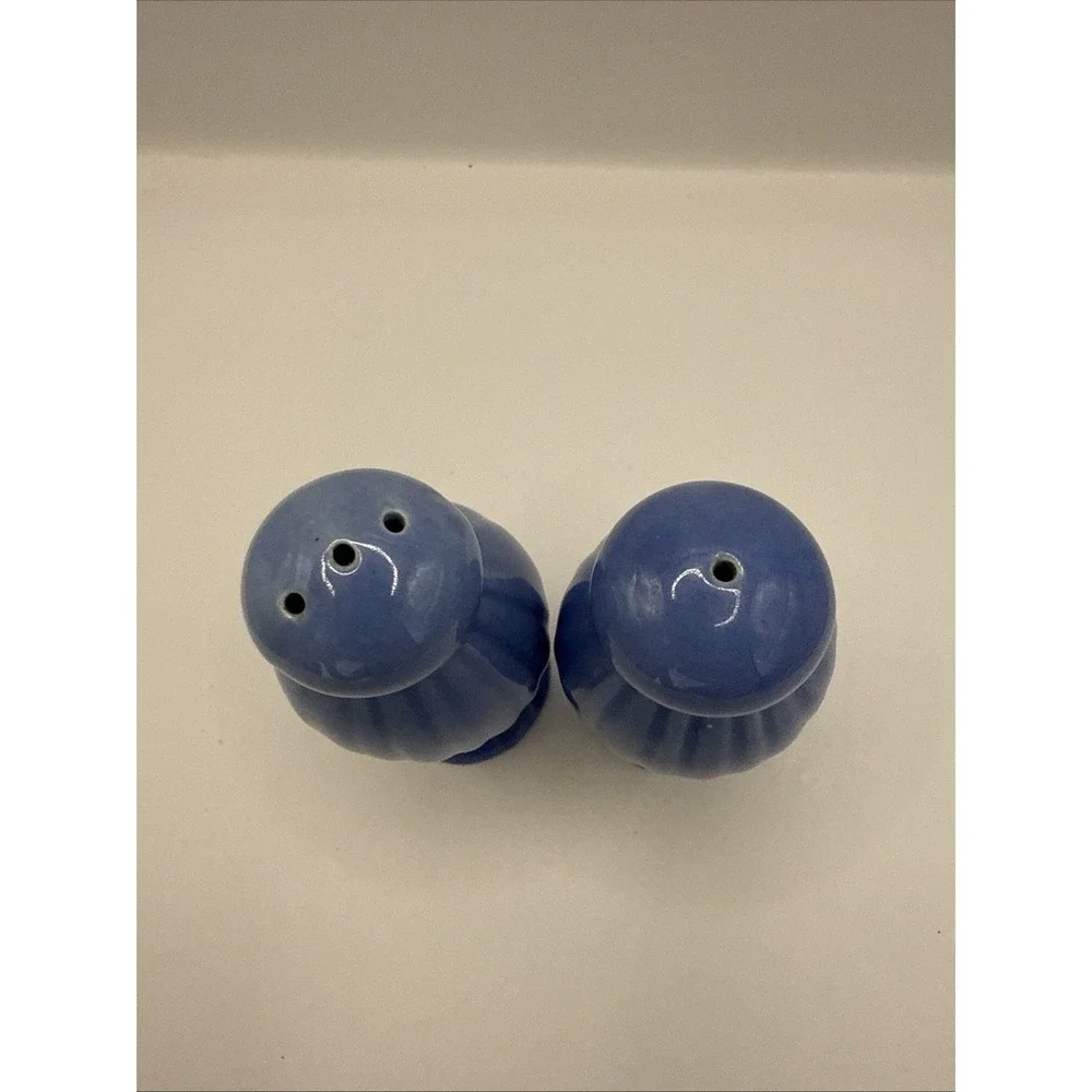 STANGL COLONIAL BLUE, SALT & PEPPER‎ SHAKERS